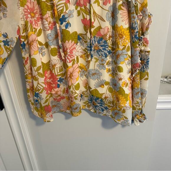 Tuckernuck Sugarlips Cream Pink Blue Floral Ruffled Blouse Top Small - Picture 8 of 12